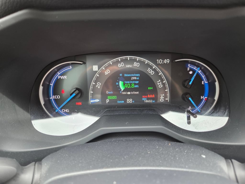 Certified 2025 Toyota RAV4 XLE AWD/4WD image 32