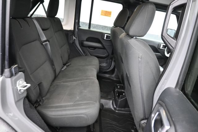 Used 2019 Jeep Wrangler Unlimited Sahara w/ Dual Top Group AWD/4WD image 7