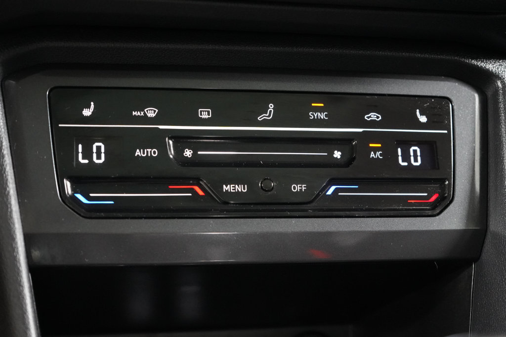 Used 2023 Volkswagen Tiguan SE w/ Panoramic Sunroof Package AWD/4WD image 15