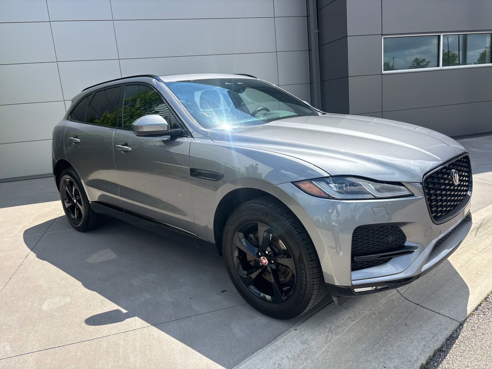 Used 2022 Jaguar F-PACE S AWD/4WD image 3