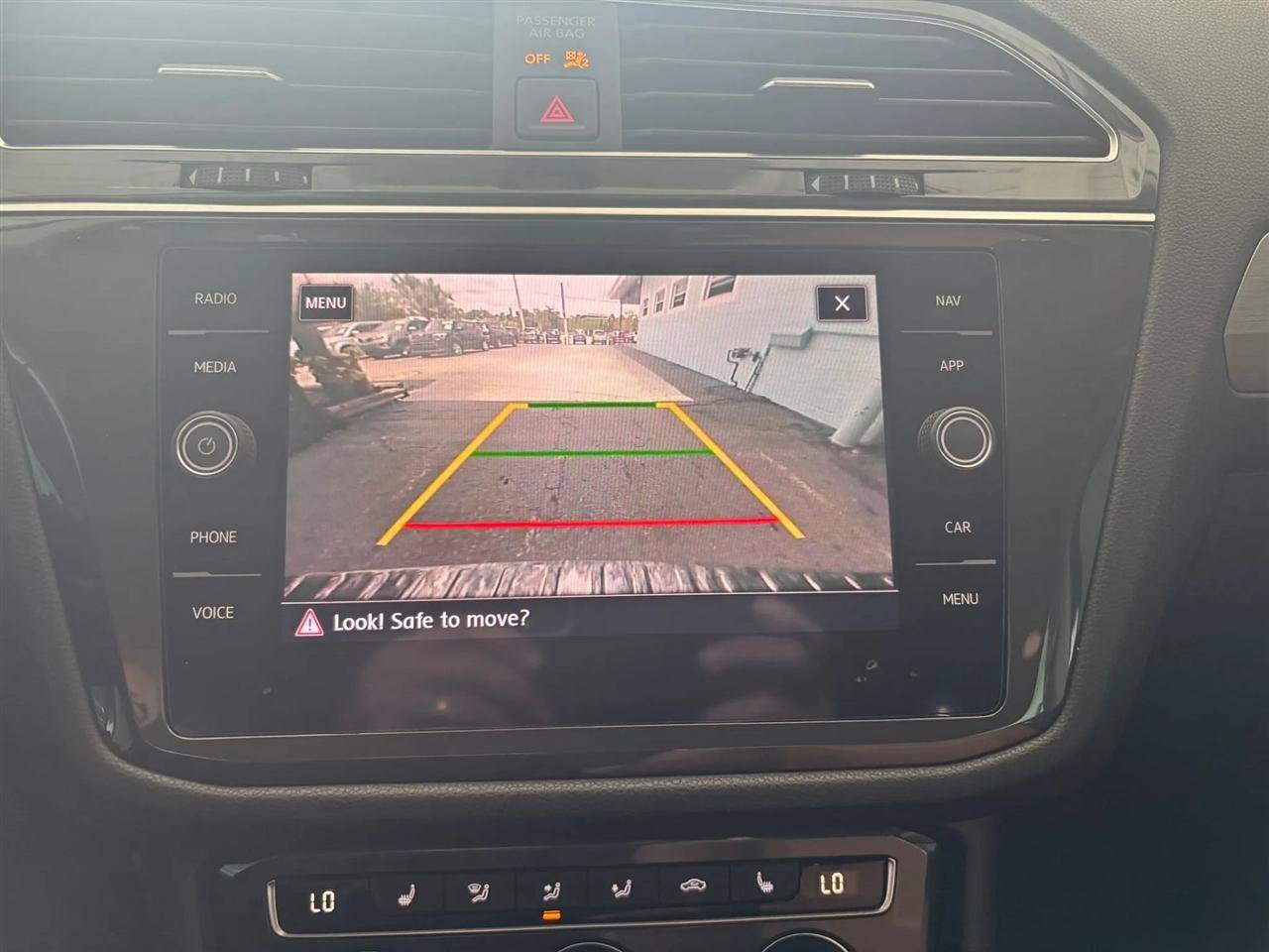 Used 2019 Volkswagen Tiguan SEL FWD image 19