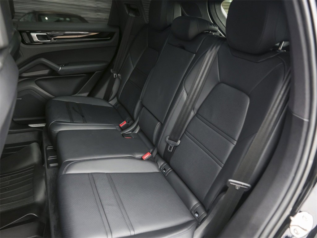 Certified 2023 Porsche Cayenne image 32