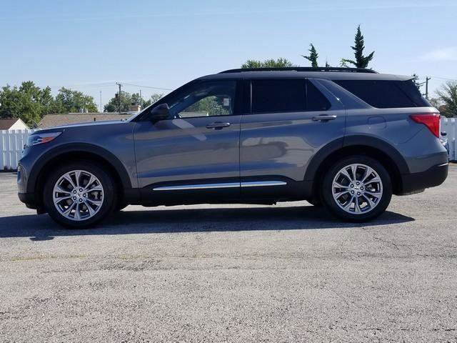 Used 2022 Ford Explorer XLT w/ Equipment Group 202A image 9