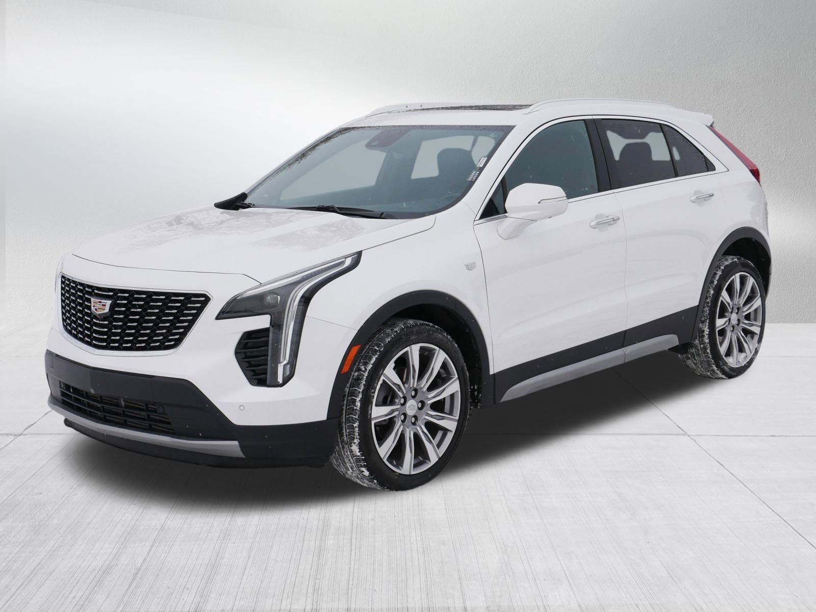 Certified 2022 Cadillac XT4 Premium Luxury w/ Technology Package image 3