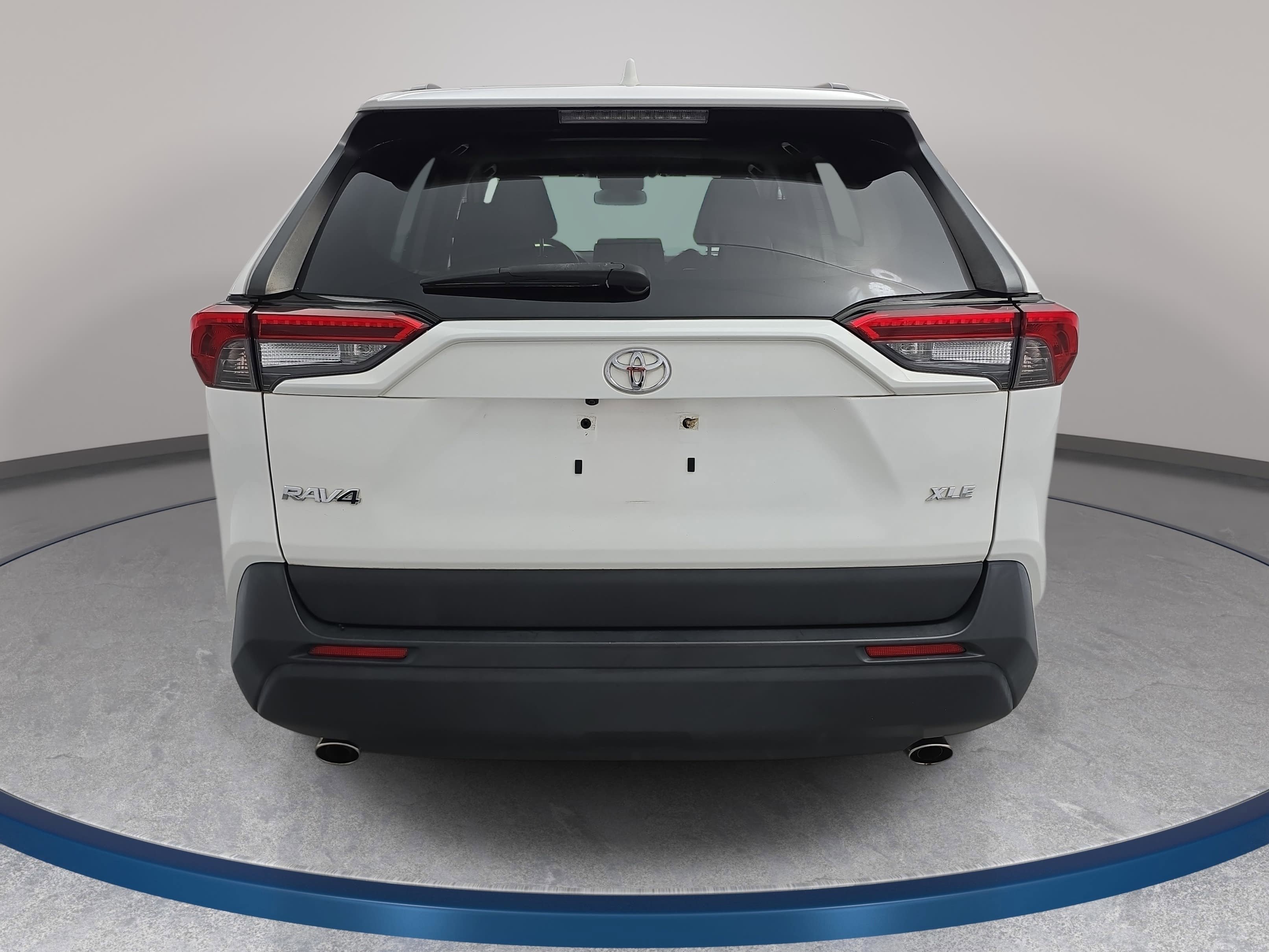 Used 2019 Toyota RAV4 XLE FWD image 6