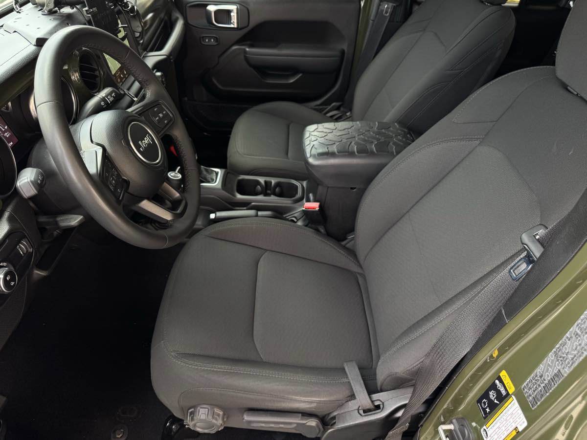 Used 2023 Jeep Gladiator Sport AWD/4WD image 14