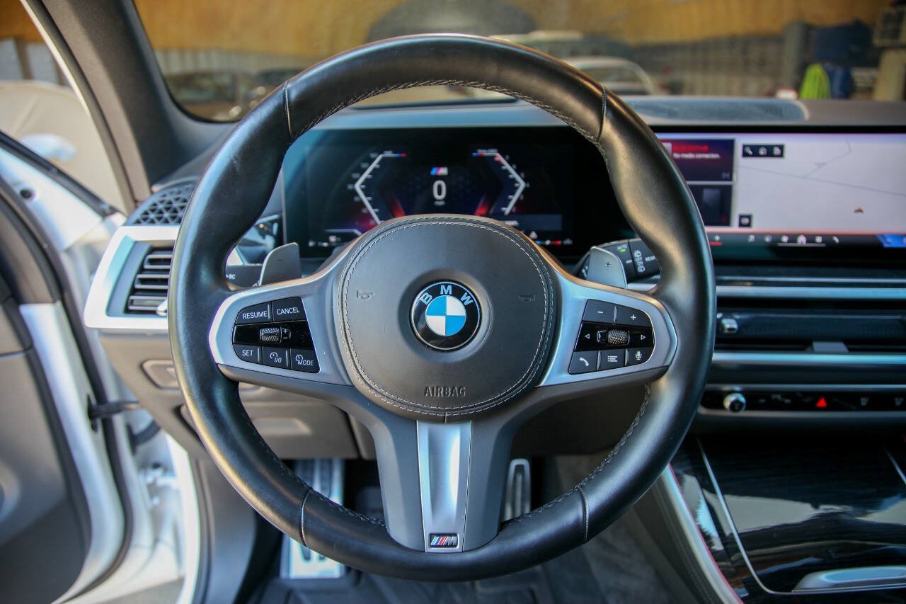 Used 2024 BMW X5 sDrive40i w/ M Sport Package RWD image 33
