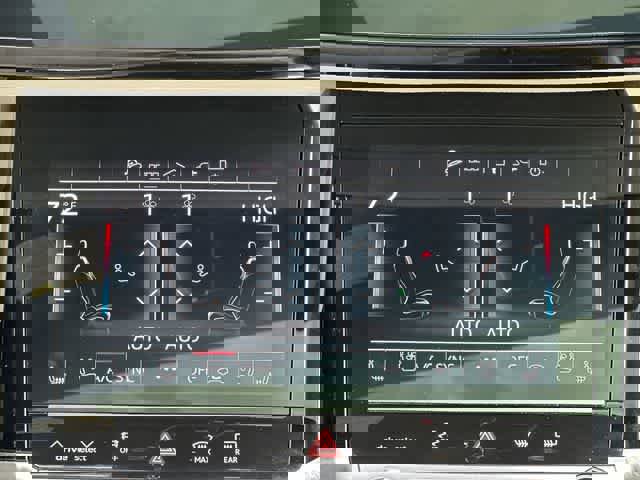 Used 2024 Audi Q8 e-tron Premium Plus image 16