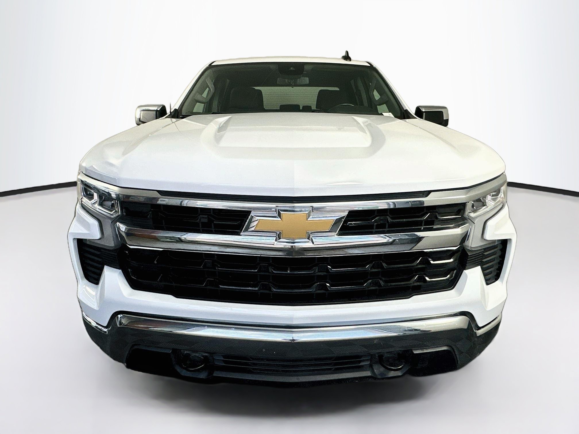 Used 2025 Chevrolet Silverado 1500 LT AWD/4WD image 2