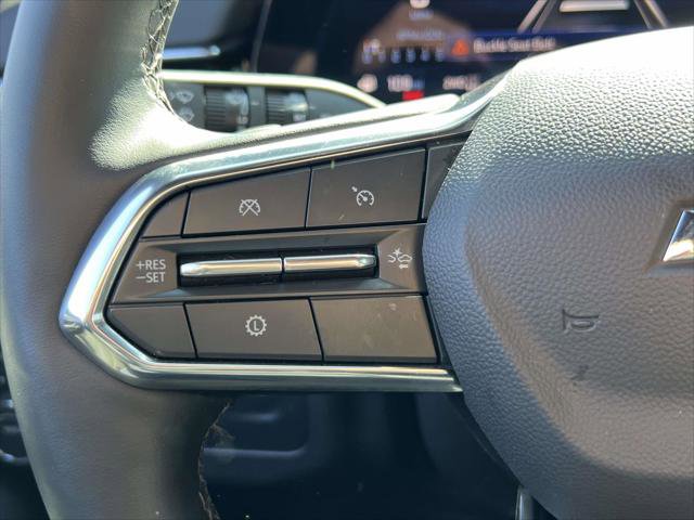 Used 2025 Chevrolet Suburban Premier image 21