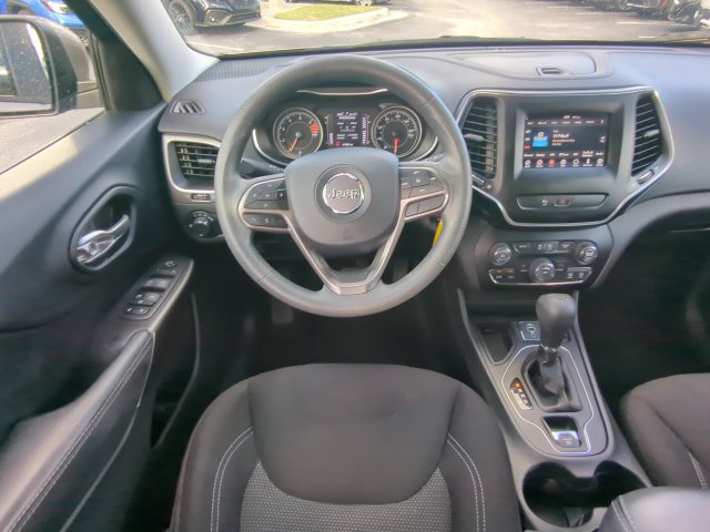 Used 2020 Jeep Cherokee Latitude FWD image 17