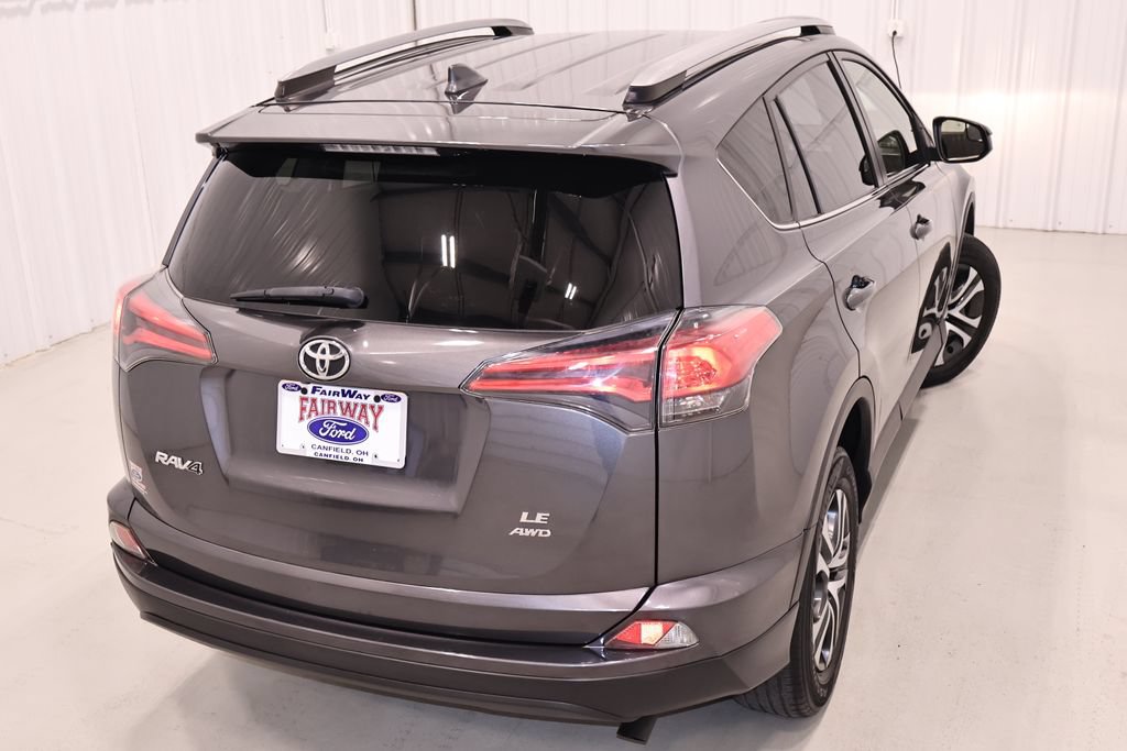 Used 2018 Toyota RAV4 LE w/ Carpet Mat Package AWD/4WD image 34