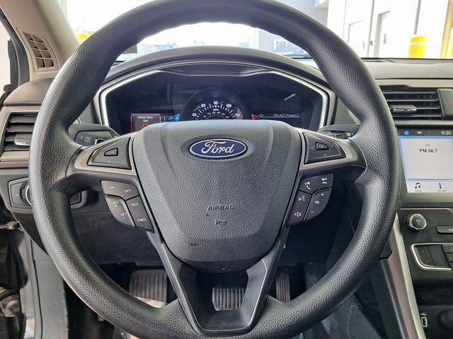 Used 2019 Ford Fusion SE image 10