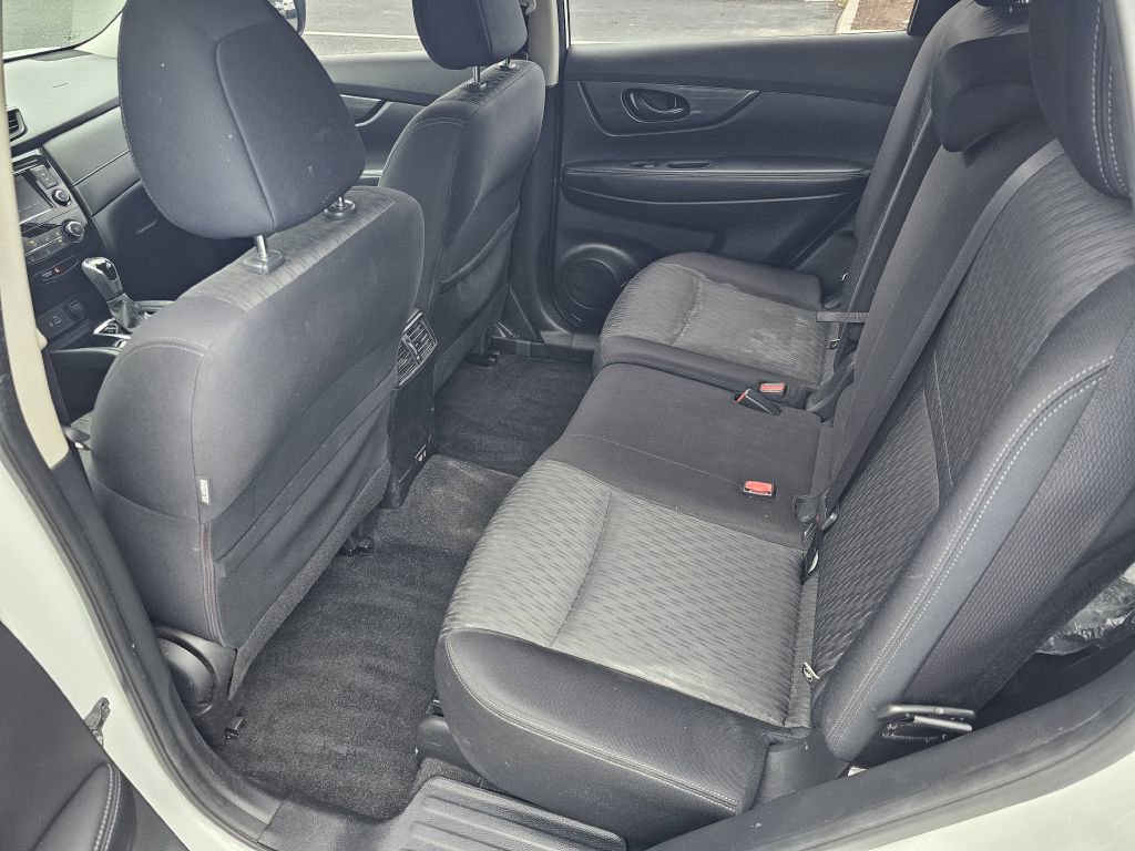 Used 2020 Nissan Rogue S image 20