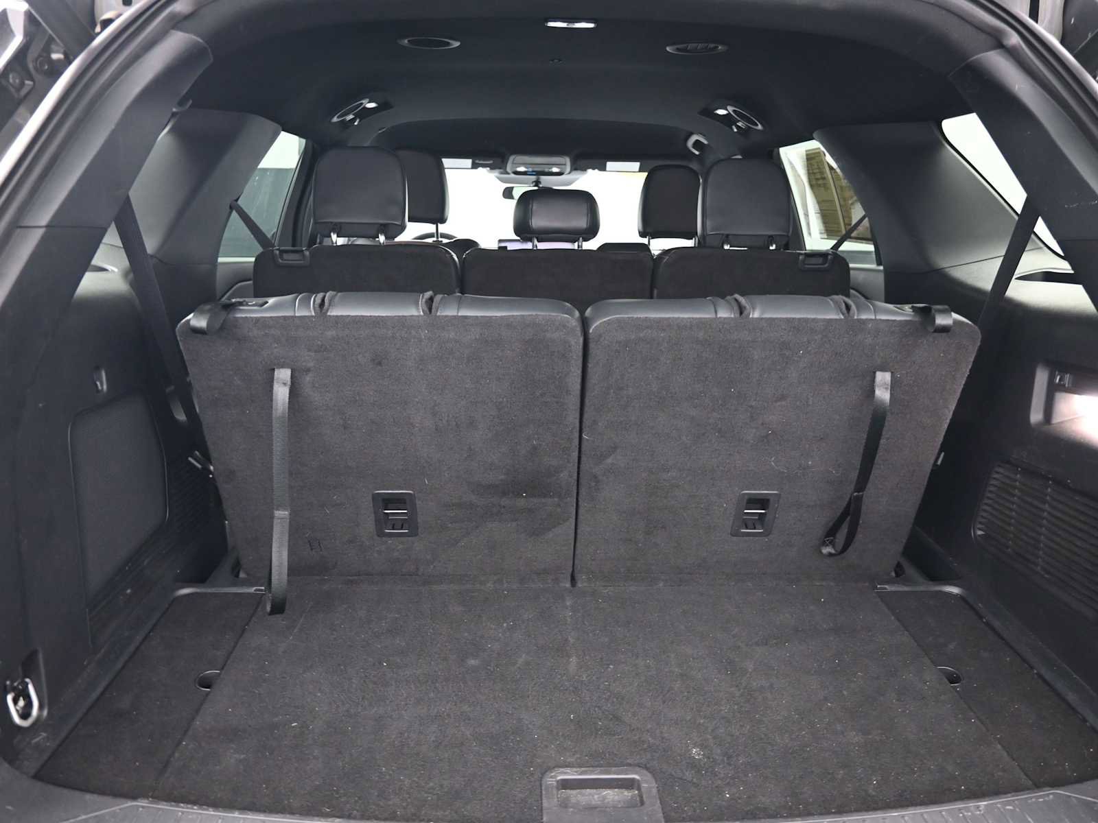 Used 2025 Ford Explorer ST-Line w/ ST-Line Street Pack image 17