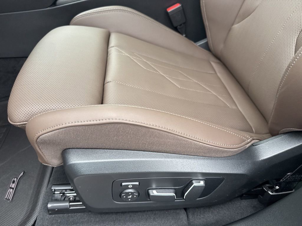 Used 2026 BMW X3 M50 w/ Premium Package image 17