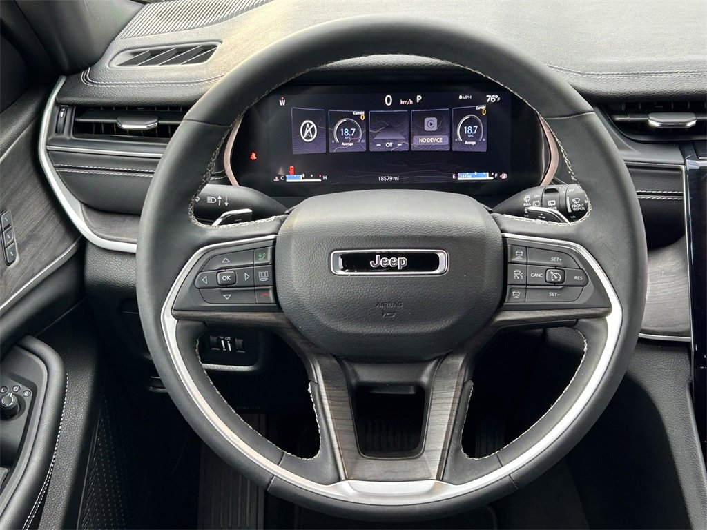 Used 2025 Jeep Grand Cherokee L Limited image 43