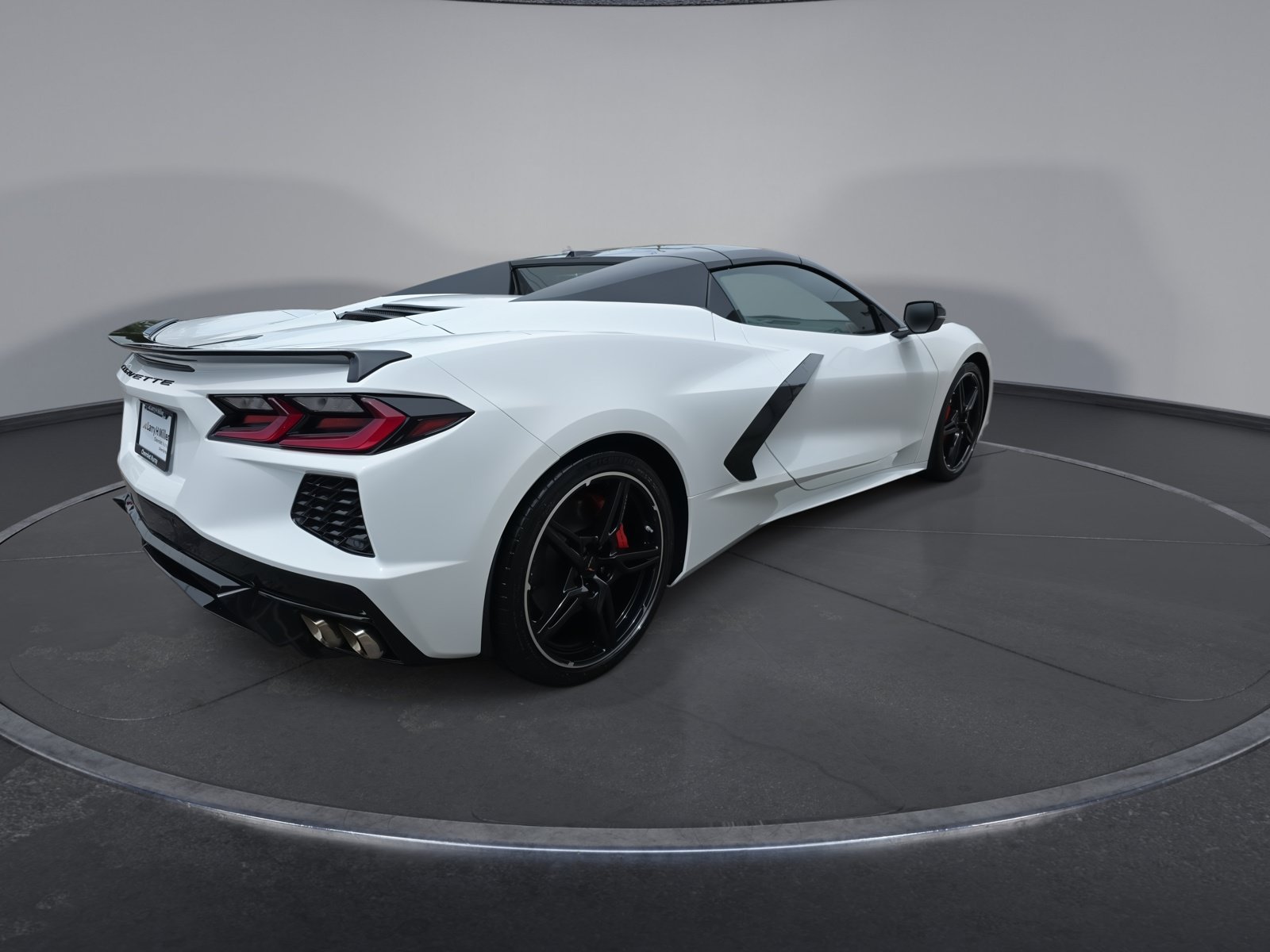 Used 2023 Chevrolet Corvette Stingray Premium Conv w/ Battery Protection Package RWD image 8