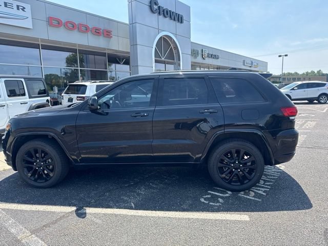 Used 2019 Jeep Grand Cherokee Altitude AWD/4WD image 5