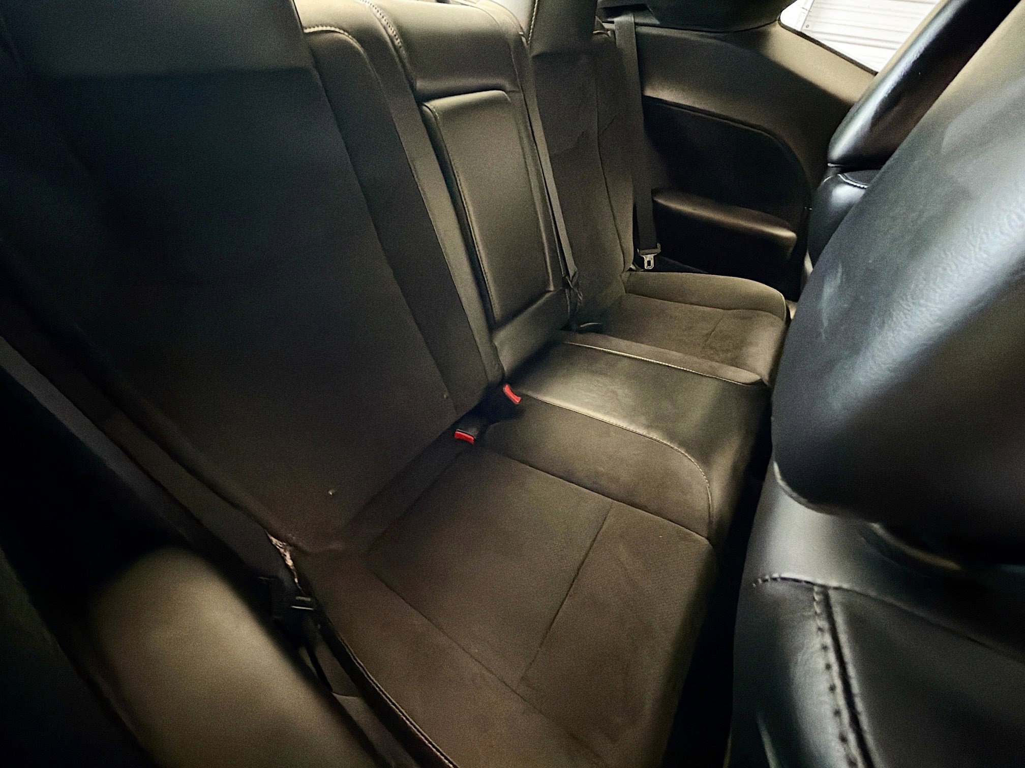 Used 2015 Dodge Challenger R/T Plus RWD image 13