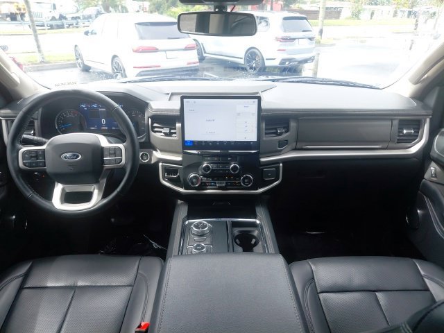 Used 2022 Ford Expedition XLT AWD/4WD image 16
