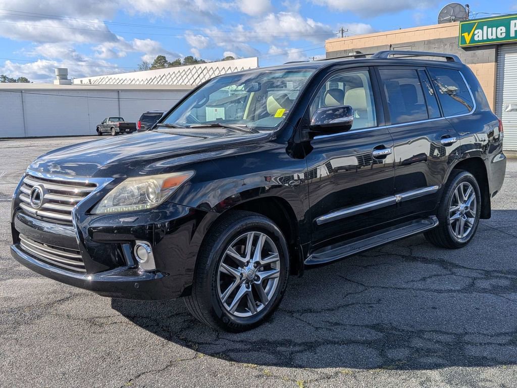 Used 2013 Lexus LX 570 4WD w/ Luxury Pkg image 9