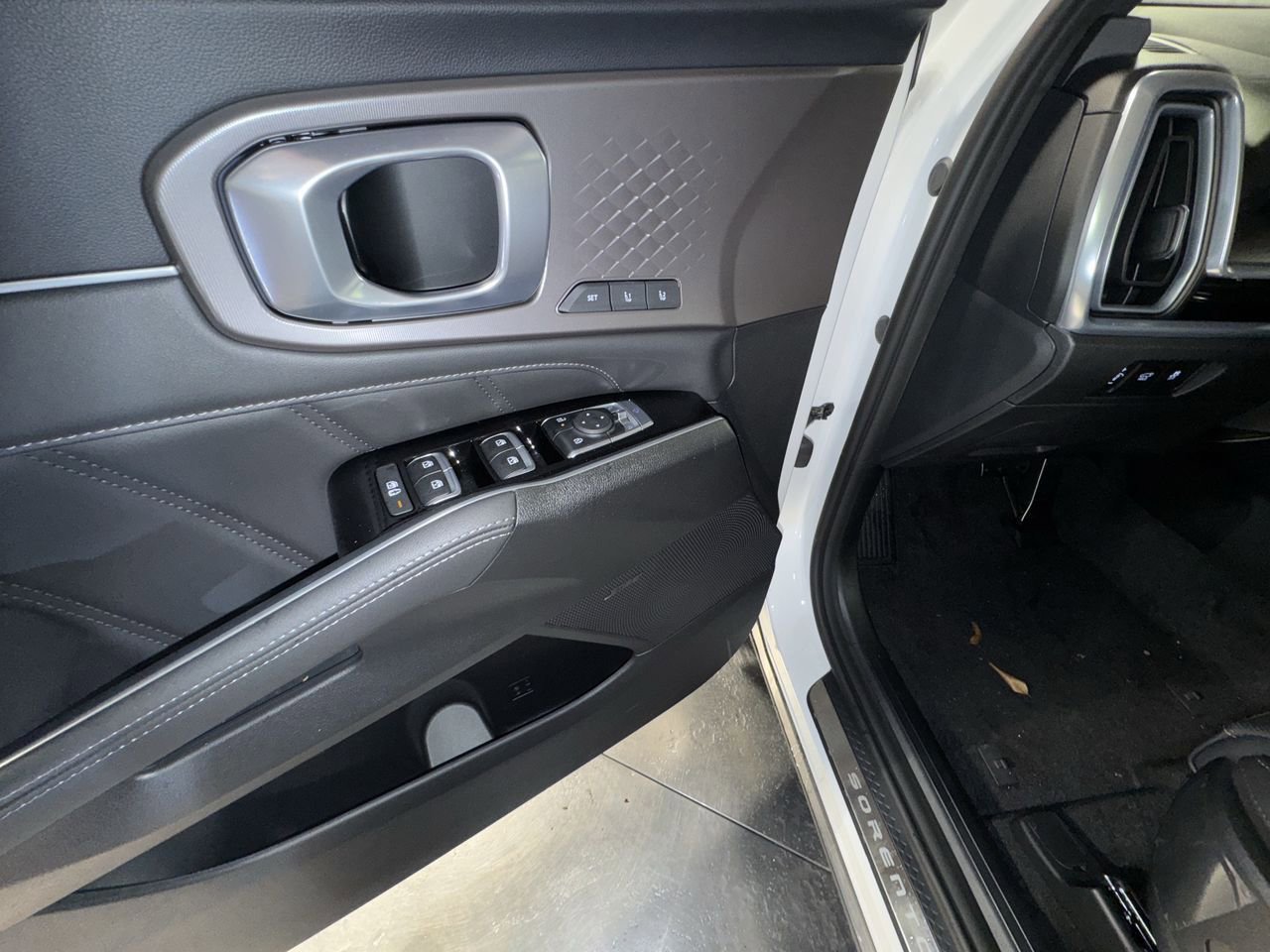 New 2026 Kia Sorento SX Prestige image 17