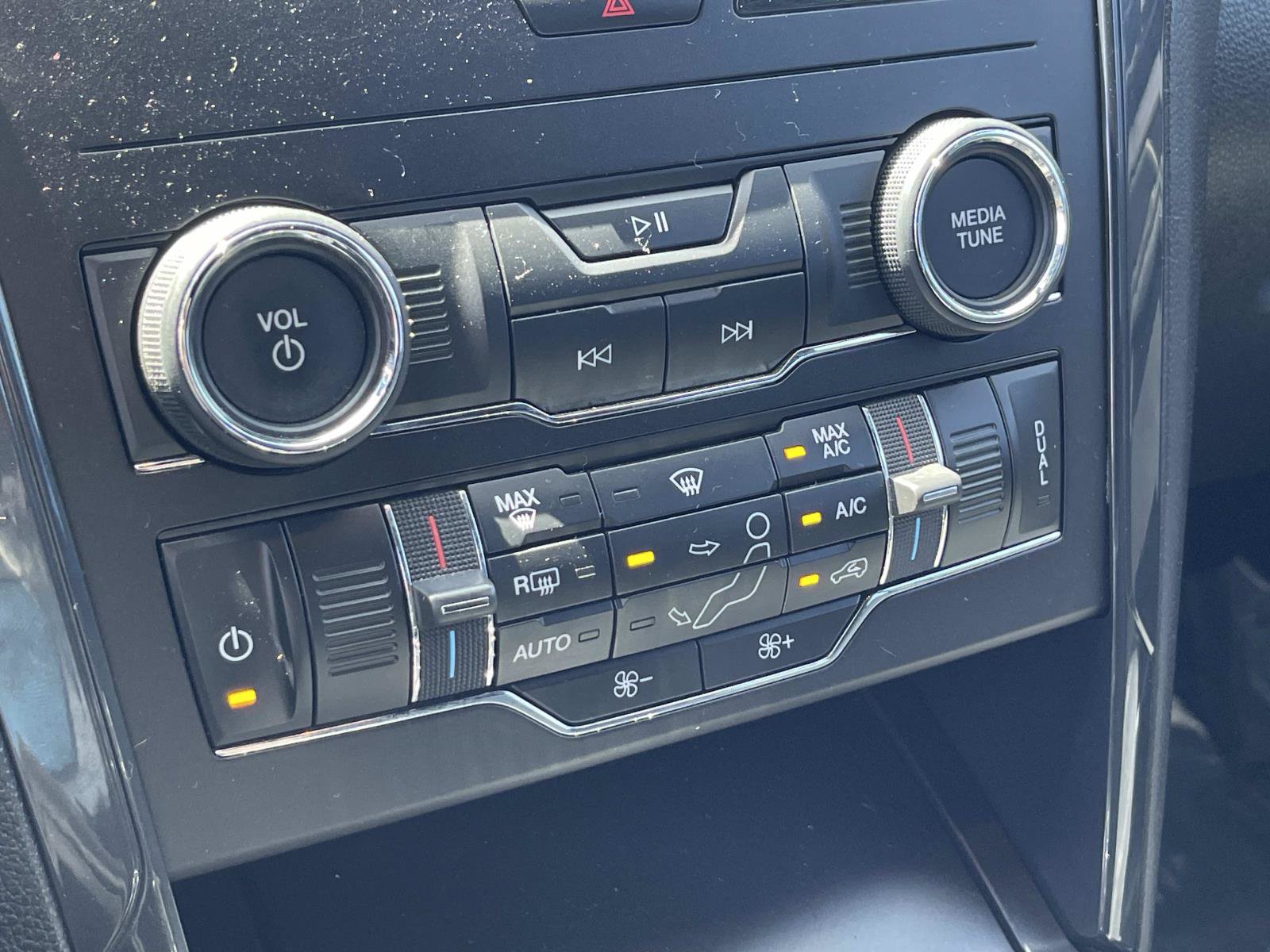 Used 2019 Ford Explorer XLT w/ Equipment Group 201A FWD image 23