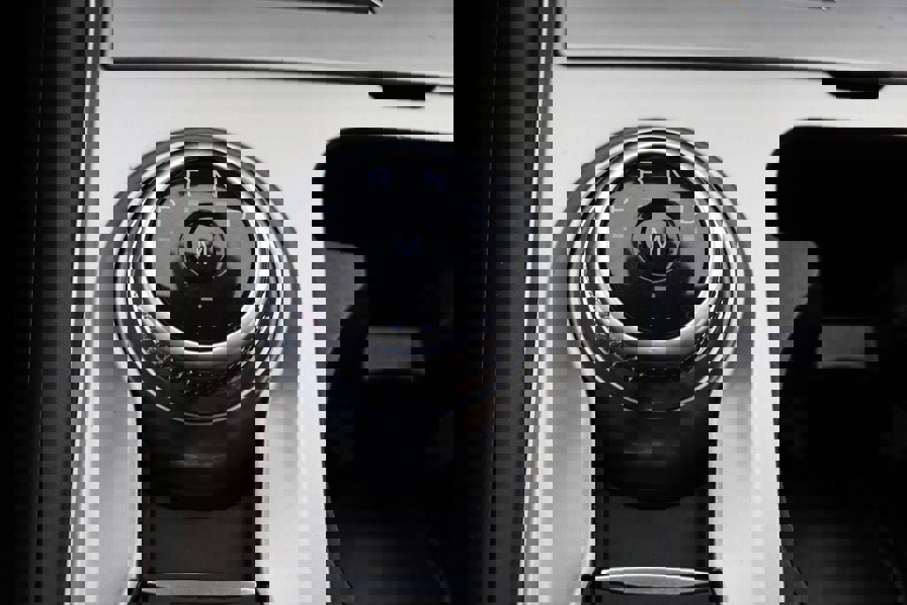 Used 2020 Ford Explorer XLT w/ Comfort Package image 24