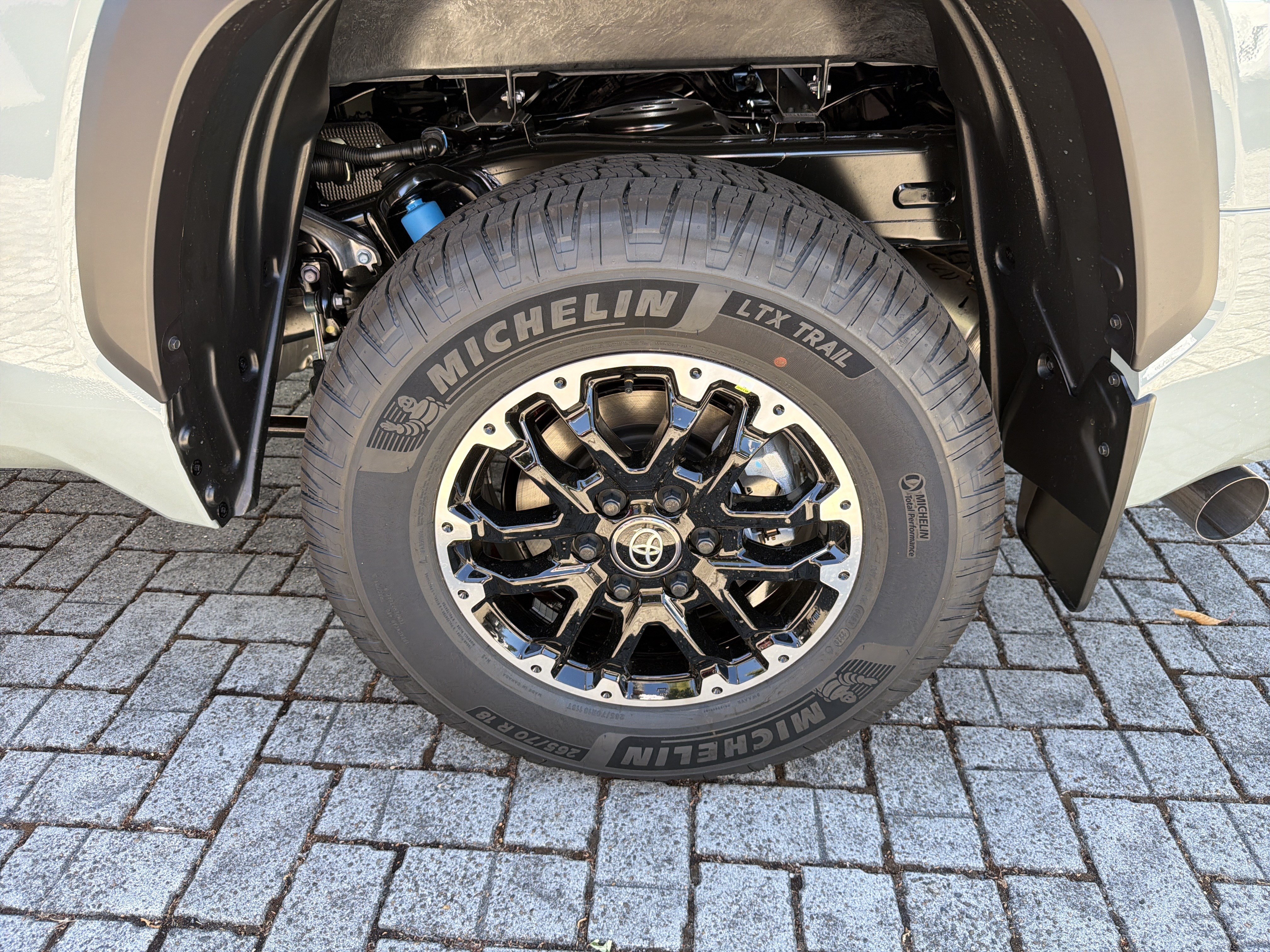 New 2026 Toyota Tundra SR5 w/ TRD Off-Road Package AWD/4WD image 12