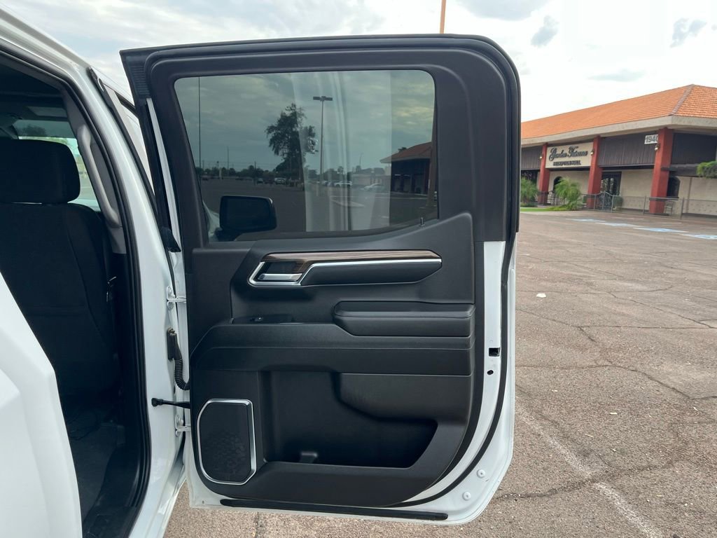 Used 2023 Chevrolet Silverado 1500 LT image 16
