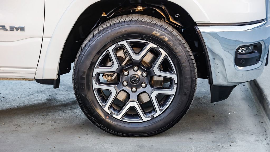 Used 2026 RAM 1500 Laramie AWD/4WD image 10