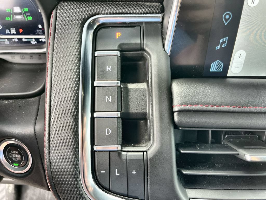 Used 2022 Chevrolet Tahoe RST w/ Luxury Package AWD/4WD image 16
