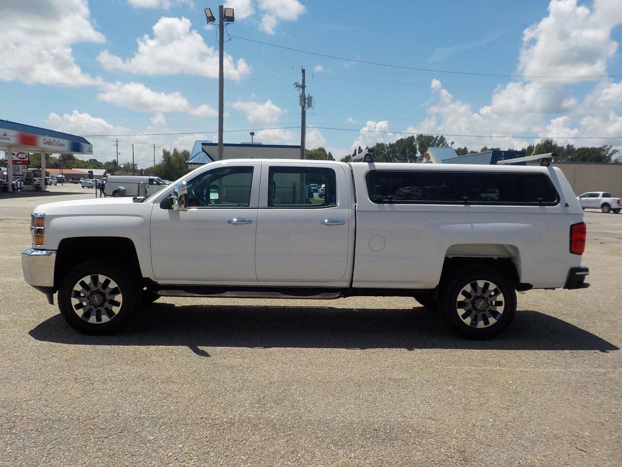Used 2015 Chevrolet Silverado 2500 W/T AWD/4WD image 2