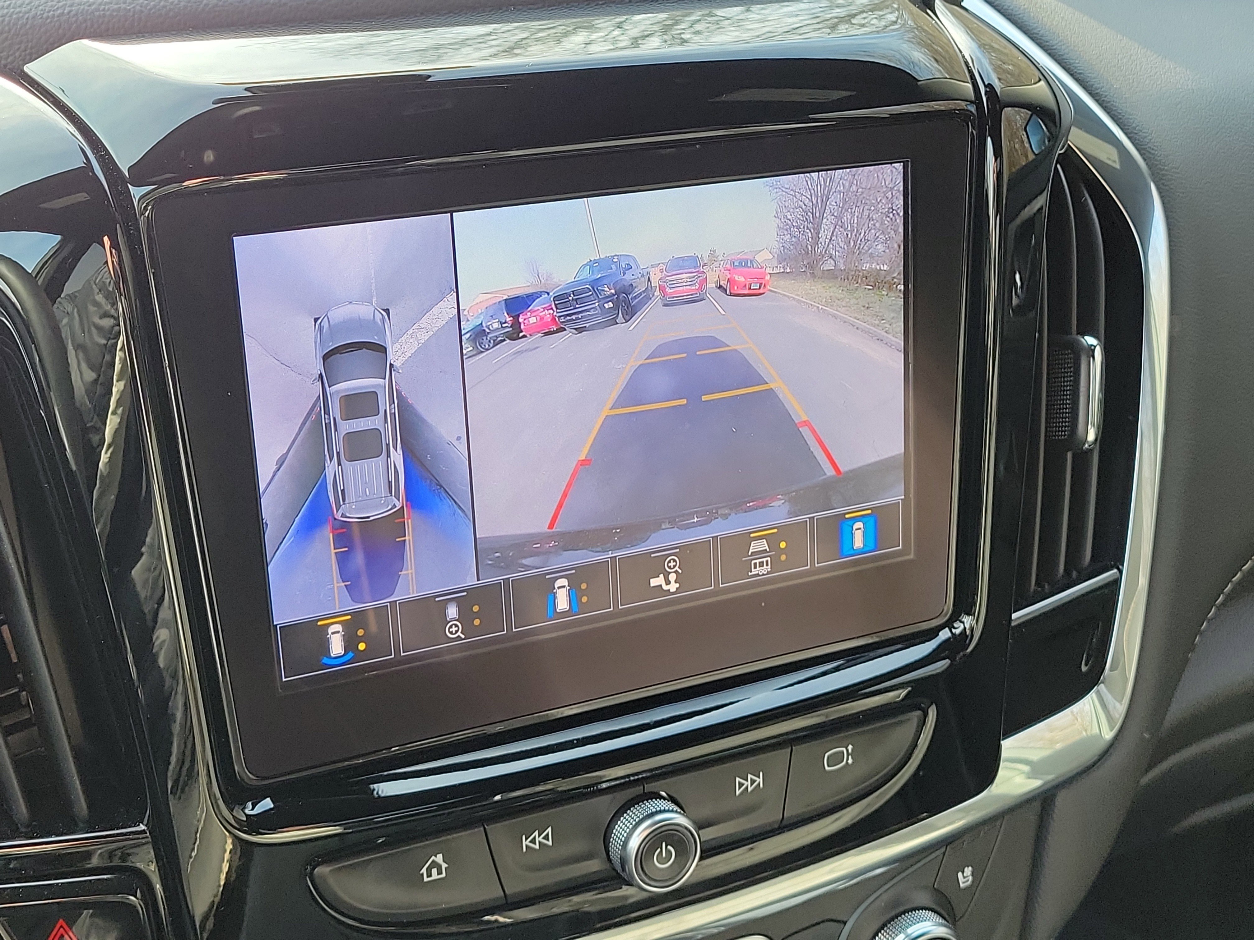 Used 2023 Chevrolet Traverse Premier w/ Redline Edition image 23