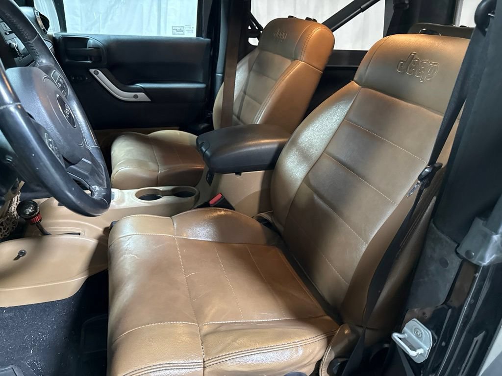 Used 2012 Jeep Wrangler Rubicon w/ PWR Convenience Group AWD/4WD image 18