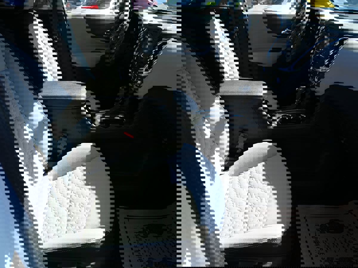 Used 2019 Chevrolet Equinox LS w/ LS Convenience Package image 17