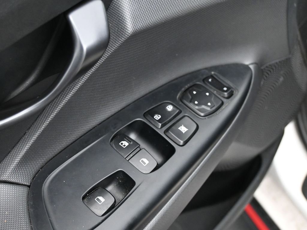 Used 2021 Hyundai Veloster N image 17