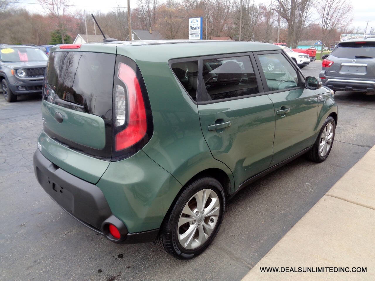 Used 2014 Kia Soul + FWD image 3