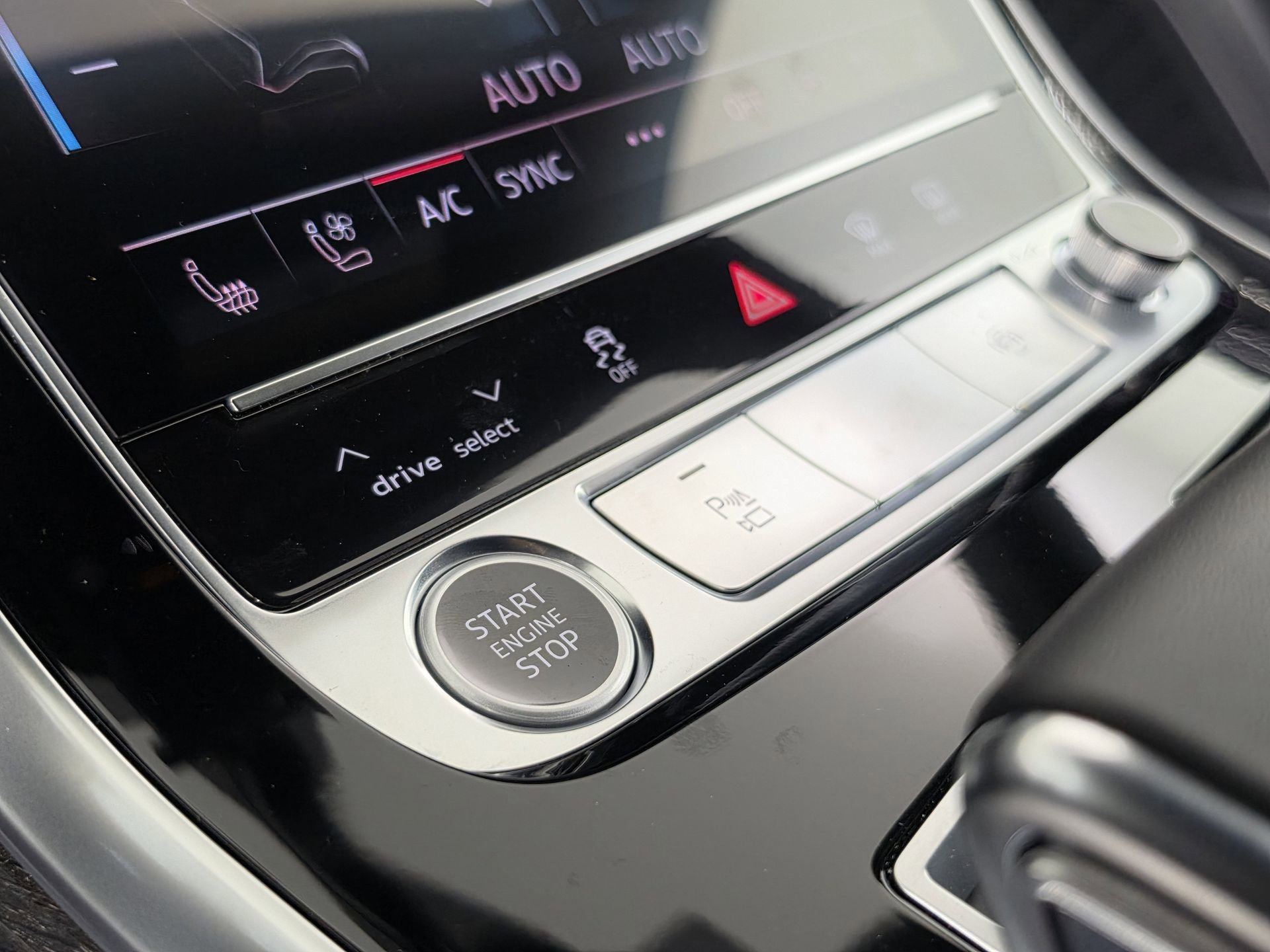Used 2025 Audi Q8 Premium Plus w/ Premium Plus Package AWD/4WD image 34