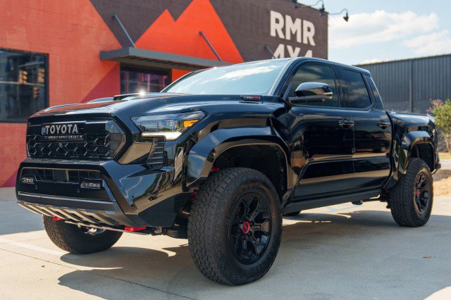 Used 2025 Toyota Tacoma TRD Off-Road image 1