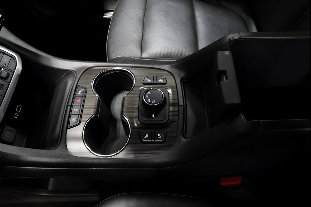 Used 2023 GMC Acadia SLT w/ GMC Pro Grade Package image 22