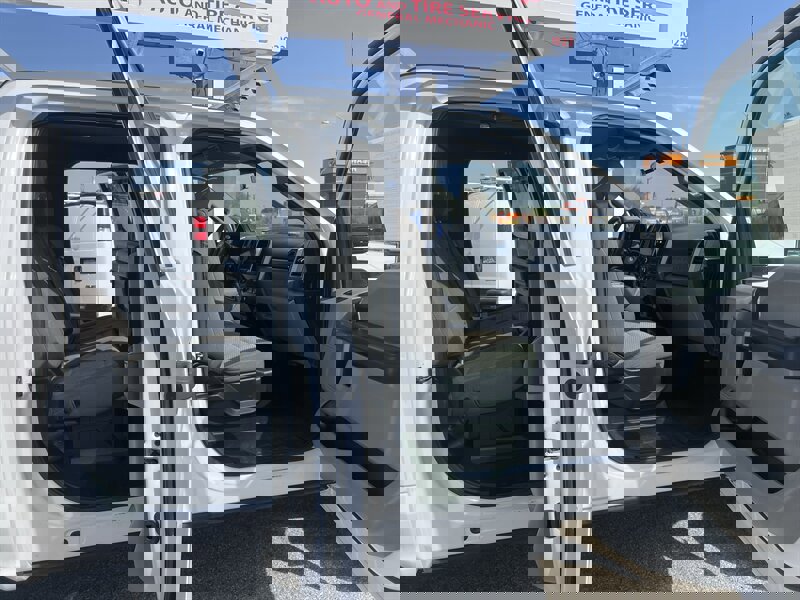 Used 2020 Ford F550 4x4 Crew Cab Super Duty image 11