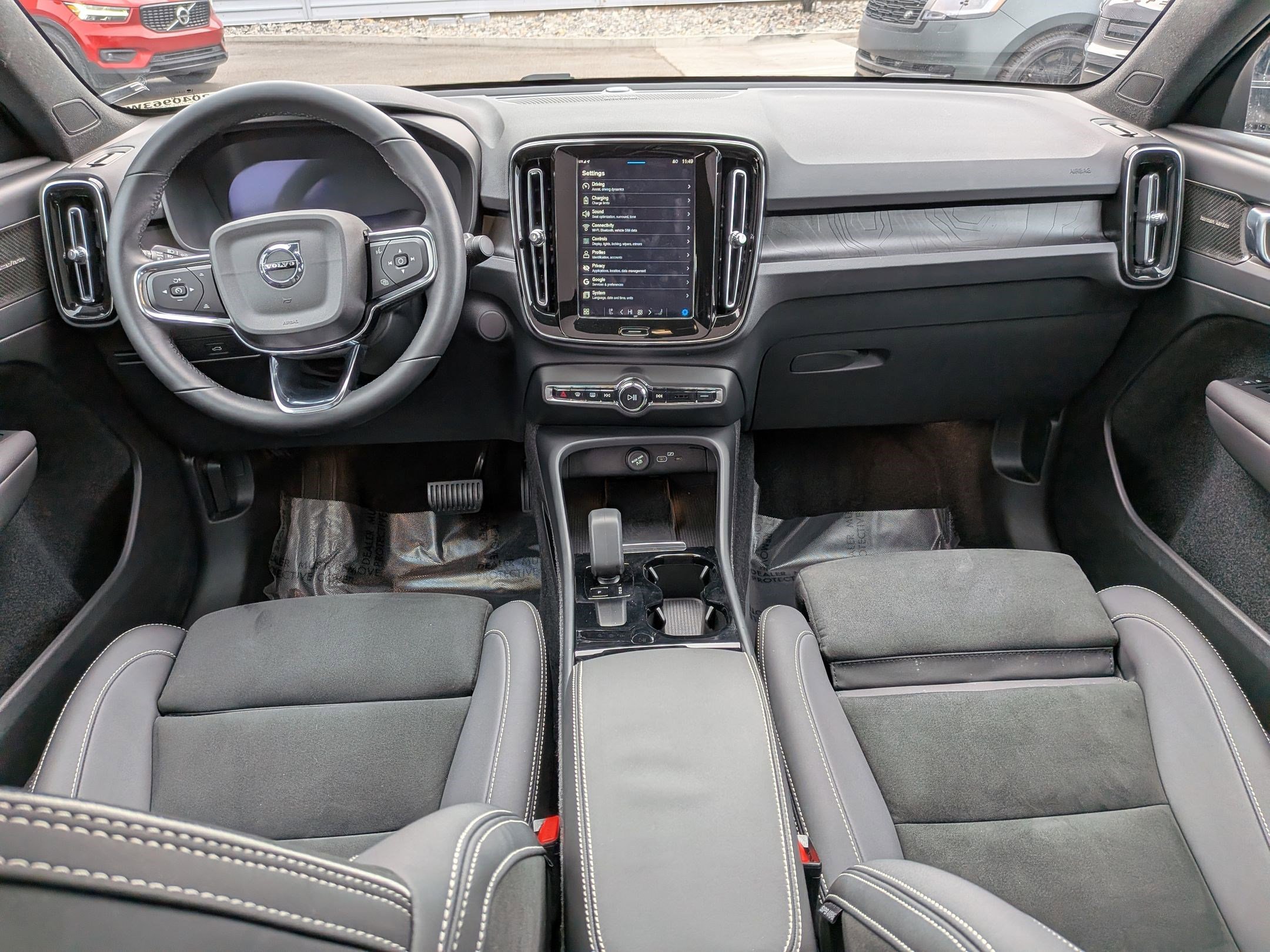 Certified 2023 Volvo C40 P8 Recharge Ultimate image 25