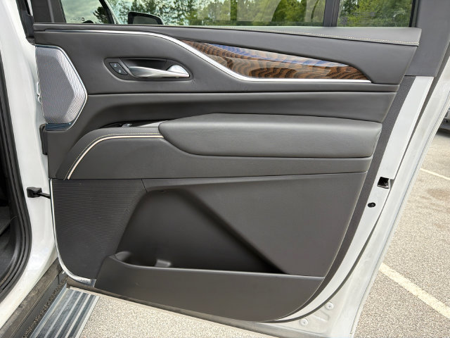 Certified 2024 Cadillac Escalade ESV Sport Platinum w/ LPO, ONYX Package AWD/4WD image 16