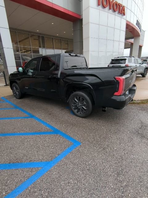 Used 2023 Toyota Tundra Platinum AWD/4WD image 4