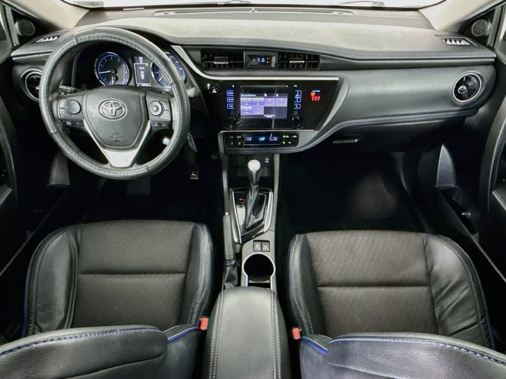 Used 2018 Toyota Corolla SE w/ Carpet Mat Package (TMS) FWD image 13
