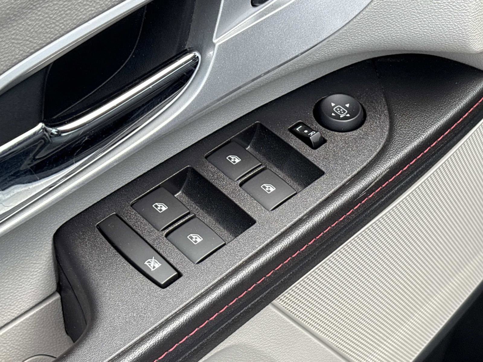 Used 2015 Chevrolet Equinox LT w/ Driver Convenience Package FWD image 13