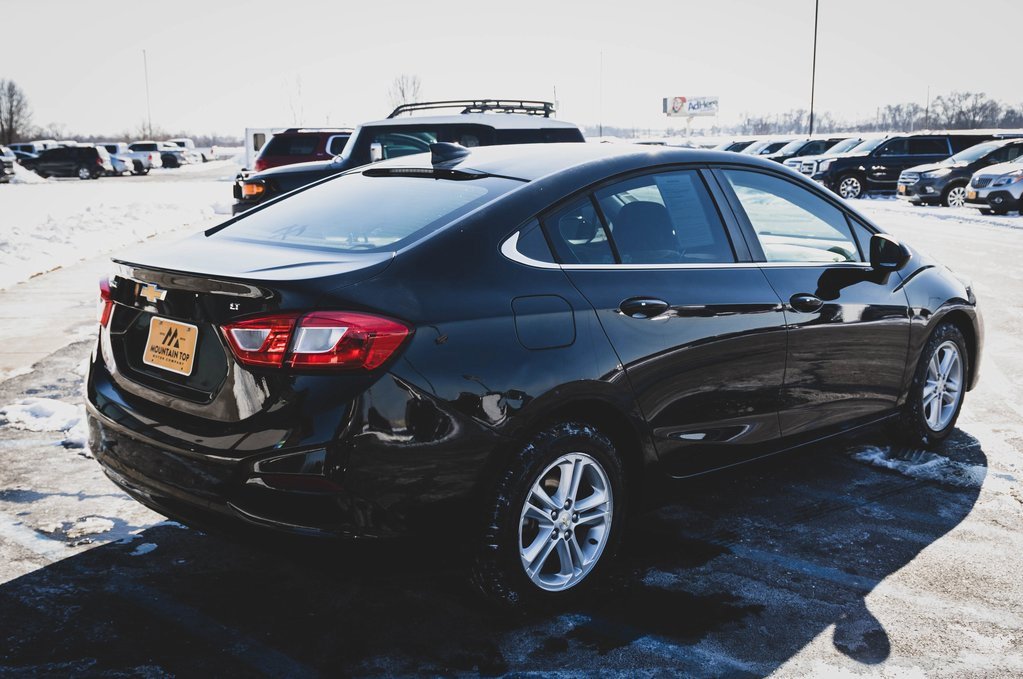 Used 2018 Chevrolet Cruze LT w/ Convenience Package image 31