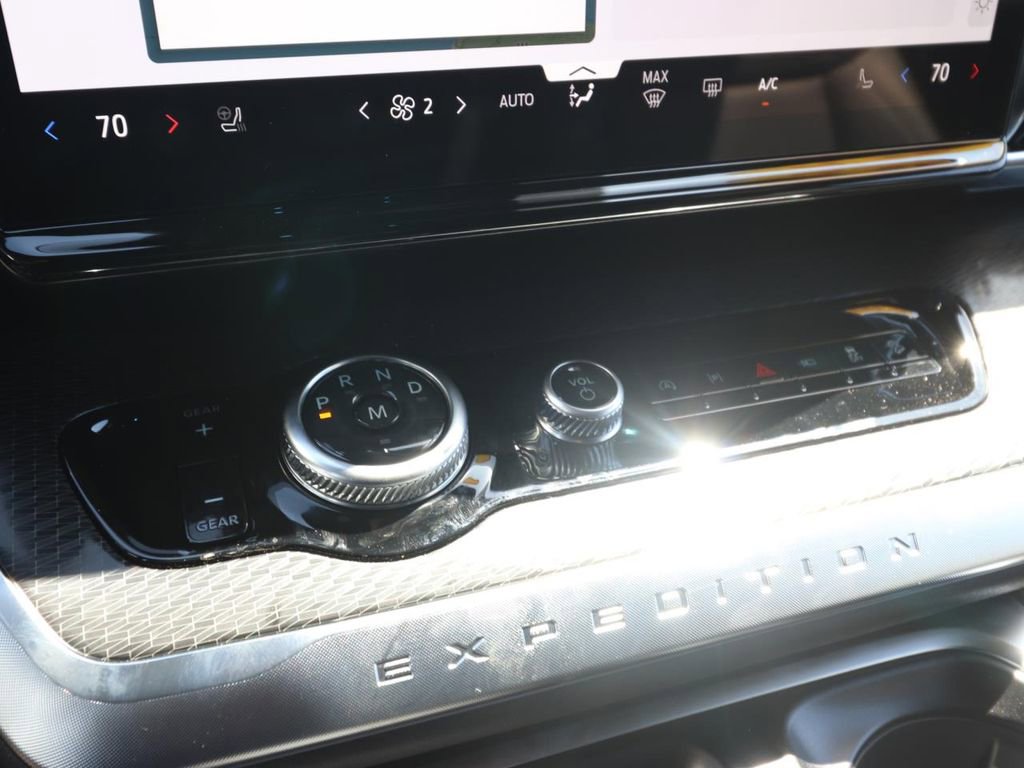 New 2026 Ford Expedition Platinum w/ Stealth Performance Package image 22